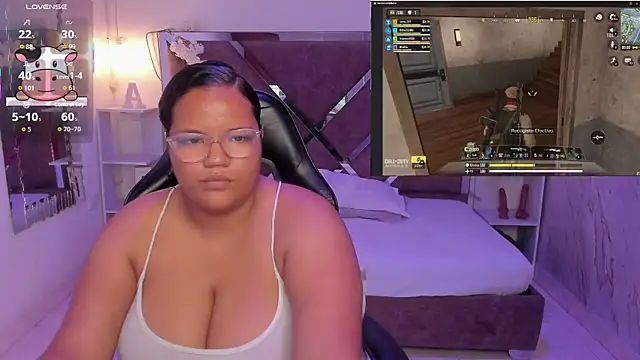 Snapshot of MhiaRey chatting on November 2025 01:22:02 PM MhiaRey online show from November 2025 01:22:02 PM