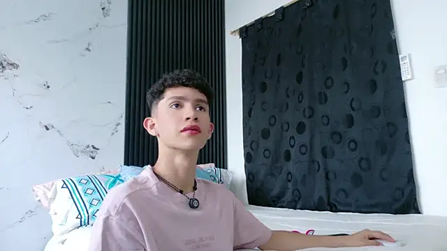 Noah tyler  online show from February 2026 07:04:02 PM