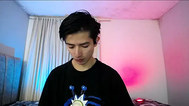 Snapshot of Yellowpokemon23 chatting on April 2026 06:08:02 PM Yellowpokemon23 online show from April 2026 06:08:02 PM