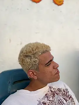 Snapshot of Leo_bunny_hot chatting on March 2026 09:21:02 PM Leo bunny hot online show from March 2026 09:21:02 PM