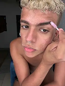 Snapshot of Leo_bunny_hot chatting on March 2026 02:05:02 AM Leo bunny hot online show from March 2026 02:05:02 AM