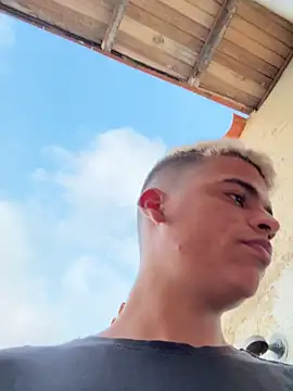 Snapshot of Leo_bunny_hot chatting on April 2026 10:29:02 PM Leo bunny hot online show from April 2026 10:29:02 PM