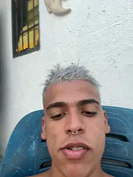 Snapshot of Leo_bunny_hot chatting on April 2026 10:14:02 PM Leo bunny hot online show from April 2026 10:14:02 PM