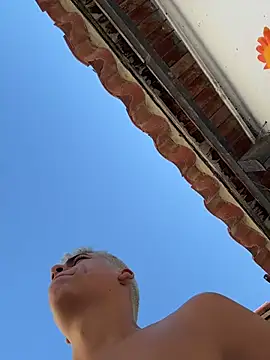 Snapshot of Leo_bunny_hot chatting on April 2026 08:03:02 PM Leo bunny hot online show from April 2026 08:03:02 PM