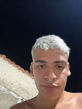 Snapshot of Leo_bunny_hot chatting on April 2026 03:13:01 AM Leo bunny hot online show from April 2026 03:13:01 AM