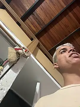 Snapshot of Leo_bunny_hot chatting on April 2026 02:47:01 AM Leo bunny hot online show from April 2026 02:47:01 AM