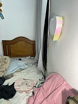 Snapshot of Leo_bunny_hot chatting on April 2026 02:33:01 AM Leo bunny hot online show from April 2026 02:33:01 AM