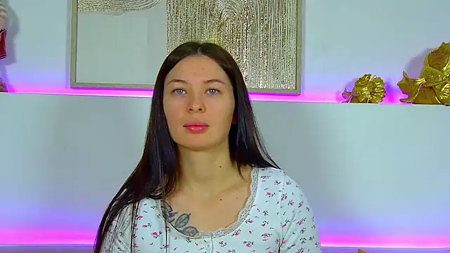 Snapshot of AlexandraBloom chatting on December 2025 06:14:02 PM AlexandraBloom online show from December 2025 06:14:02 PM