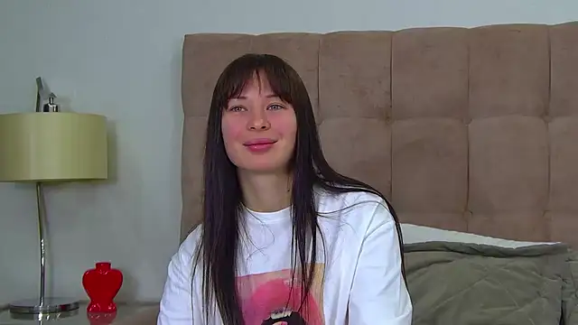 Snapshot of AlexandraBloom chatting on February 2026 06:38:01 PM AlexandraBloom online show from February 2026 06:38:01 PM