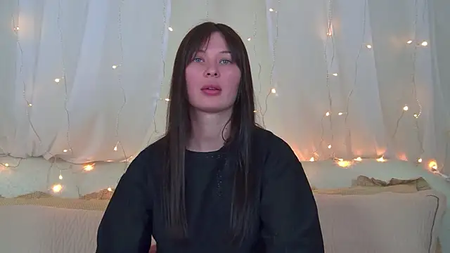 Snapshot of AlexandraBloom chatting on February 2026 06:17:01 PM AlexandraBloom online show from February 2026 06:17:01 PM