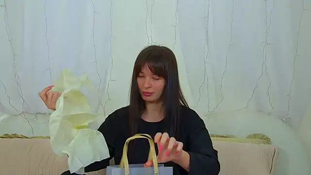 Snapshot of AlexandraBloom chatting on March 2026 06:14:02 PM AlexandraBloom online show from March 2026 06:14:02 PM