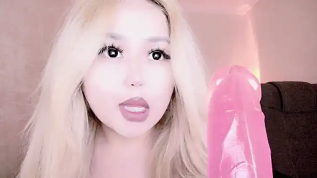 Snapshot of amelia_sunlight chatting on December 2024 11:25:01 PM amelia sunlight online show from December 2024 11:25:01 PM