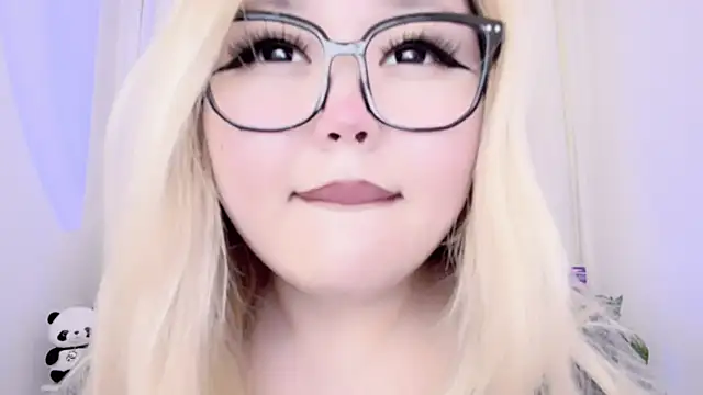 Snapshot of amelia_sunlight chatting on March 2025 01:39:01 AM amelia sunlight online show from March 2025 01:39:01 AM