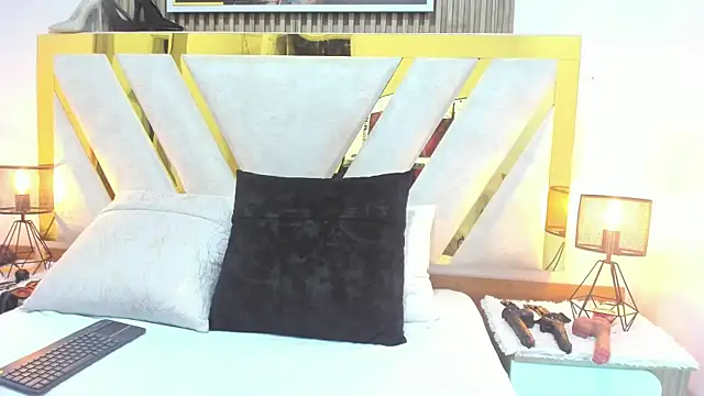 Snapshot of Slut_Milf_ chatting on November 2025 09:17:02 AM Slut Milf online show from November 2025 09:17:02 AM