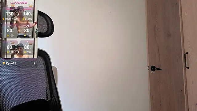 Snapshot of Cristopher23_ chatting on November 2025 06:21:02 PM Cristopher23 online show from November 2025 06:21:02 PM