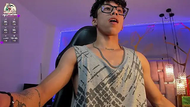 Snapshot of AkazaBoy_ chatting on December 2024 07:40:01 PM AkazaBoy  online show from December 2024 07:40:01 PM