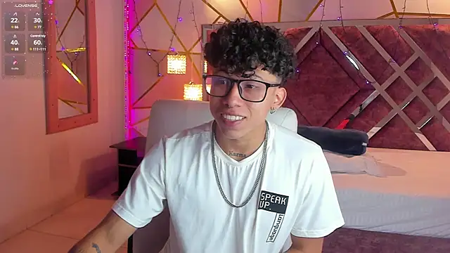 Snapshot of AkazaBoy_ chatting on January 2025 04:08:01 AM AkazaBoy  online show from January 2025 04:08:01 AM