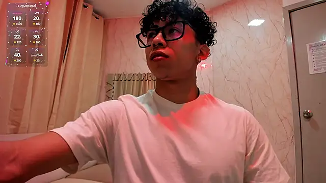 Snapshot of AkazaBoy_ chatting on January 2025 04:12:01 AM AkazaBoy  online show from January 2025 04:12:01 AM