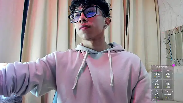 Snapshot of AkazaBoy_ chatting on January 2025 04:16:02 AM AkazaBoy  online show from January 2025 04:16:02 AM