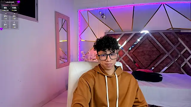 Snapshot of AkazaBoy_ chatting on January 2025 04:47:01 AM AkazaBoy  online show from January 2025 04:47:01 AM