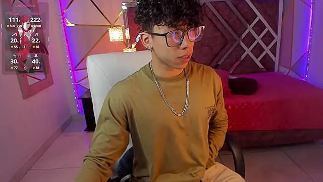 Snapshot of AkazaBoy_ chatting on January 2025 03:58:02 AM AkazaBoy  online show from January 2025 03:58:02 AM