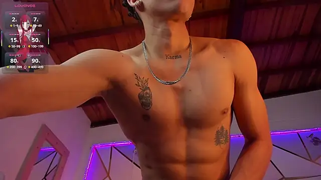 Snapshot of AkazaBoy_ chatting on January 2025 07:00:01 AM AkazaBoy  online show from January 2025 07:00:01 AM