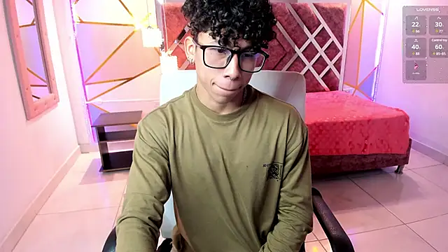 Snapshot of AkazaBoy_ chatting on January 2025 04:13:01 AM AkazaBoy  online show from January 2025 04:13:01 AM