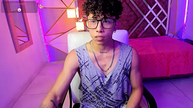 Snapshot of AkazaBoy_ chatting on January 2025 04:05:01 AM AkazaBoy  online show from January 2025 04:05:01 AM