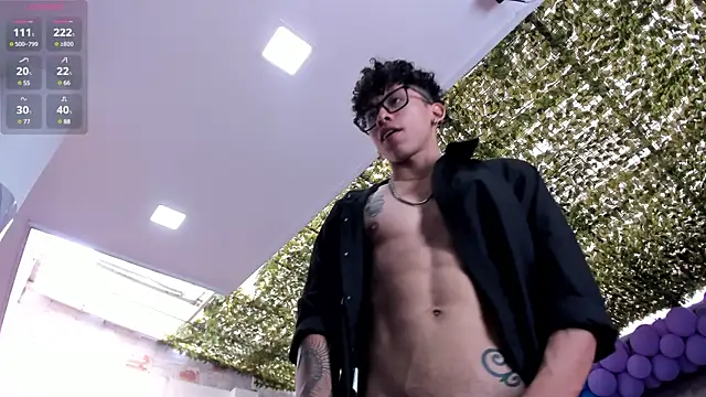 Snapshot of AkazaBoy_ chatting on February 2025 01:08:01 PM AkazaBoy  online show from February 2025 01:08:01 PM