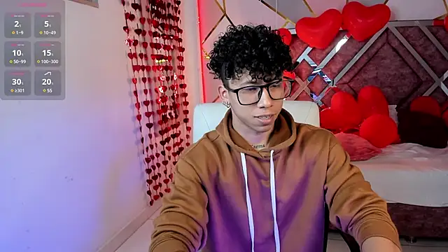 Snapshot of AkazaBoy_ chatting on February 2025 04:44:02 AM AkazaBoy  online show from February 2025 04:44:02 AM