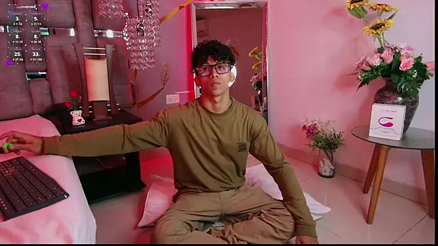 Snapshot of AkazaBoy_ chatting on February 2025 02:06:01 AM AkazaBoy  online show from February 2025 02:06:01 AM