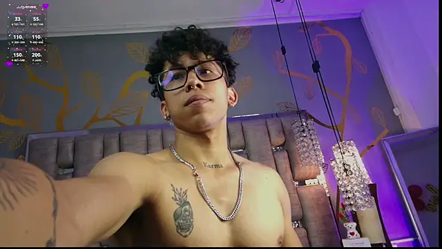 Snapshot of AkazaBoy_ chatting on February 2025 05:35:01 AM AkazaBoy  online show from February 2025 05:35:01 AM