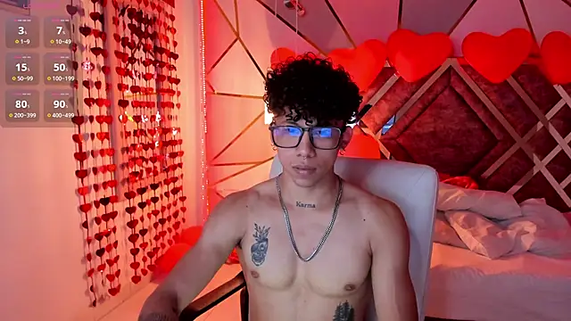 Snapshot of AkazaBoy_ chatting on February 2025 03:45:02 AM AkazaBoy  online show from February 2025 03:45:02 AM