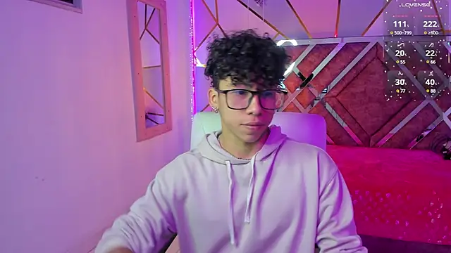 Snapshot of AkazaBoy_ chatting on March 2025 04:24:01 AM AkazaBoy  online show from March 2025 04:24:01 AM