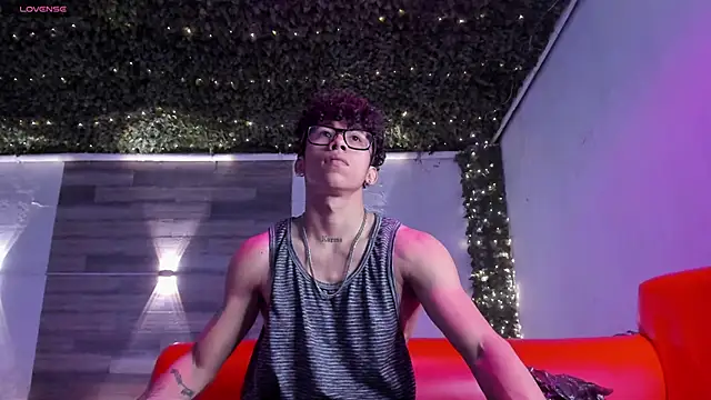 Snapshot of AkazaBoy_ chatting on March 2025 04:35:01 AM AkazaBoy  online show from March 2025 04:35:01 AM