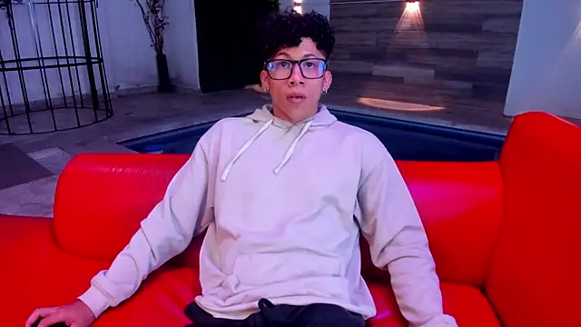 Snapshot of AkazaBoy_ chatting on September 2025 04:34:02 AM AkazaBoy  online show from September 2025 04:34:02 AM