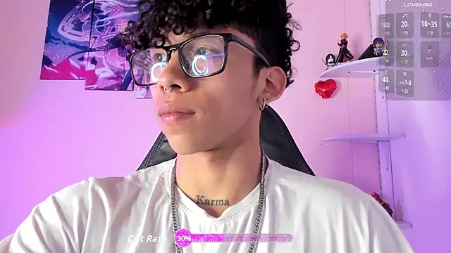 Snapshot of AkazaBoy_ chatting on September 2025 04:03:01 AM AkazaBoy  online show from September 2025 04:03:01 AM