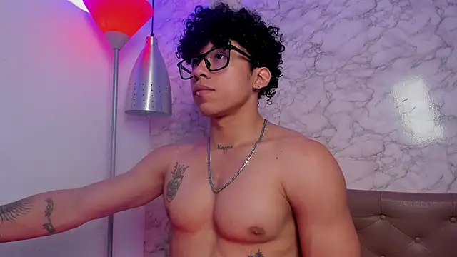 Snapshot of AkazaBoy_ chatting on January 2026 06:26:02 AM AkazaBoy online show from January 2026 06:26:02 AM