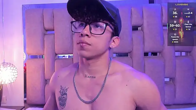 Snapshot of AkazaBoy_ chatting on January 2026 05:12:01 AM AkazaBoy online show from January 2026 05:12:01 AM