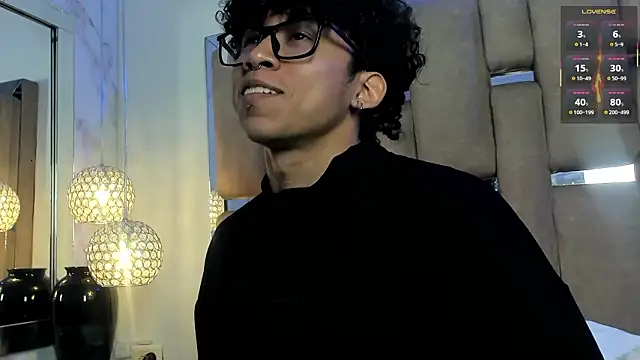 Snapshot of AkazaBoy_ chatting on February 2026 05:05:02 AM AkazaBoy online show from February 2026 05:05:02 AM