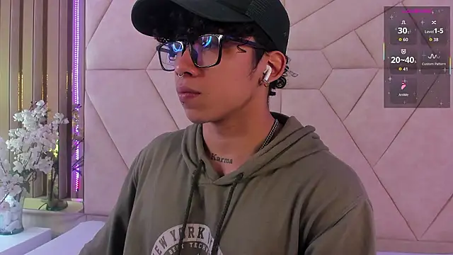 Snapshot of AkazaBoy_ chatting on March 2026 05:24:01 AM AkazaBoy online show from March 2026 05:24:01 AM