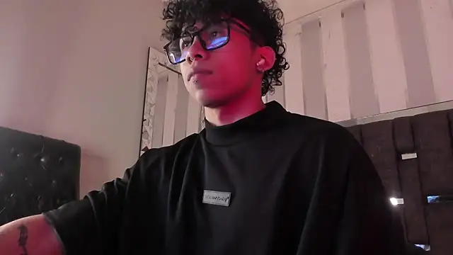 Snapshot of AkazaBoy_ chatting on March 2026 05:00:02 AM AkazaBoy online show from March 2026 05:00:02 AM