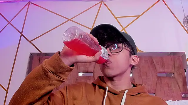 Snapshot of AkazaBoy_ chatting on April 2026 04:51:01 AM AkazaBoy online show from April 2026 04:51:01 AM