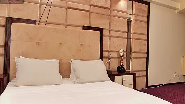 Snapshot of CassieFox_ chatting on January 2025 07:38:01 PM CassieFox online show from January 2025 07:38:01 PM