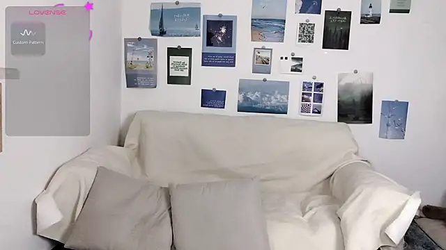 Snapshot of LiLiYbaby chatting on January 2025 10:22:02 PM LiLiYbaby online show from January 2025 10:22:02 PM