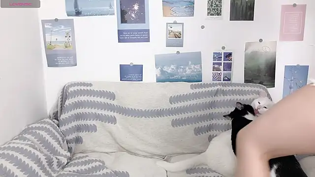 Snapshot of LiLiYbaby chatting on March 2025 05:42:02 AM LiLiYbaby online show from March 2025 05:42:02 AM