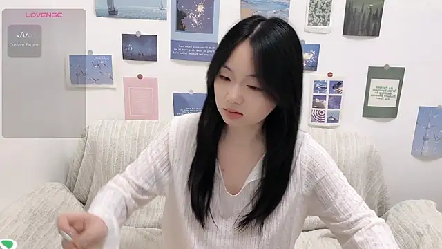 Snapshot of LiLiYbaby chatting on September 2025 06:35:01 AM LiLiYbaby online show from September 2025 06:35:01 AM