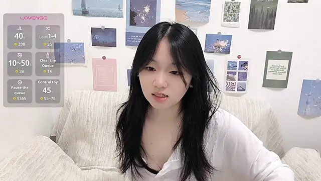 Snapshot of LiLiYbaby chatting on September 2025 06:35:01 AM LiLiYbaby online show from September 2025 06:35:01 AM