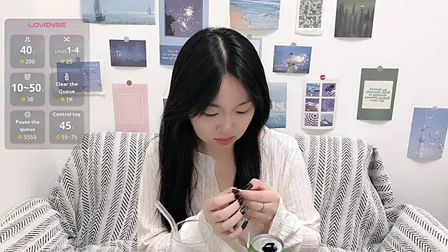 Snapshot of LiLiYbaby chatting on September 2025 06:13:02 AM LiLiYbaby online show from September 2025 06:13:02 AM