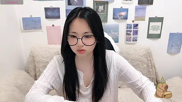 Snapshot of LiLiYbaby chatting on March 2026 06:08:01 AM LiLiYbaby online show from March 2026 06:08:01 AM